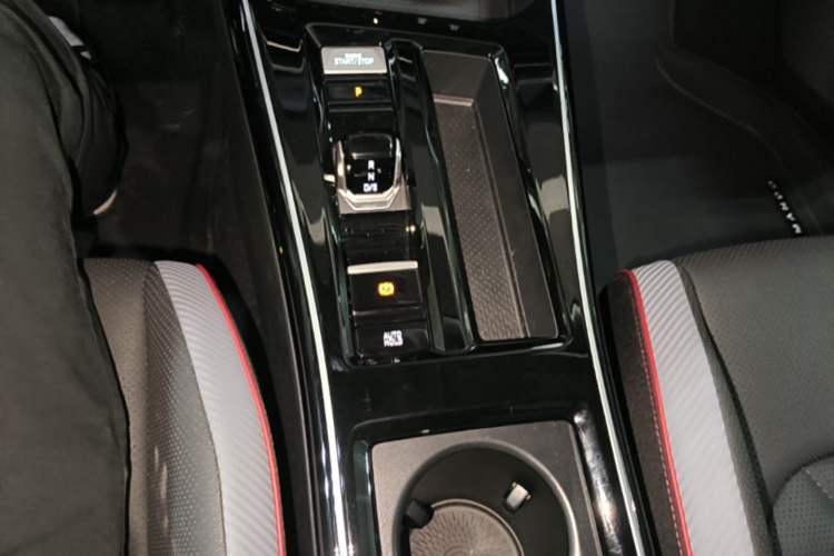 Used Volkswagen Lamando 2024 Lavida L 280TSI DSG Ultra-Spicy Flagship Edition Gear Lever