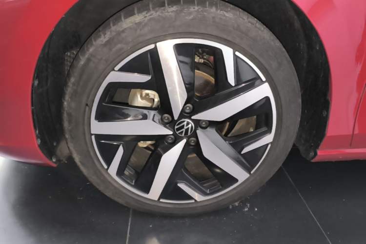 Used Volkswagen Lamando 2024 Lavida L 280TSI DSG Cool & Spicy Edition Left Front Wheel Hub