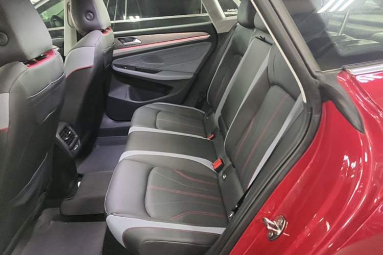 Used Volkswagen Lamando 2024 Lavida L 280TSI DSG Ultra-Spicy Flagship Edition Left Rear Seat