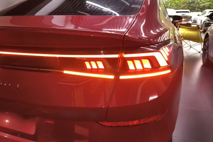 Used Volkswagen Lamando 2024 Lavida L 280TSI DSG Cool & Spicy Edition Right Rear Taillight