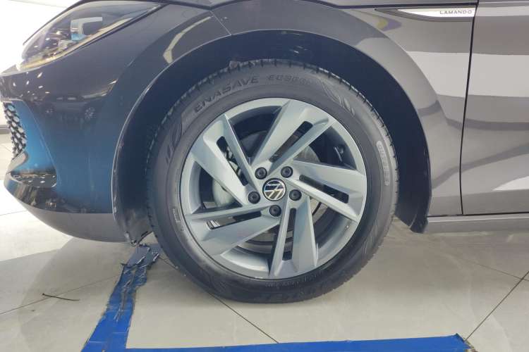 Used Volkswagen Lamando 2024 Lavida L 280TSI DSG Spicy Edition Right Front Wheel Hub