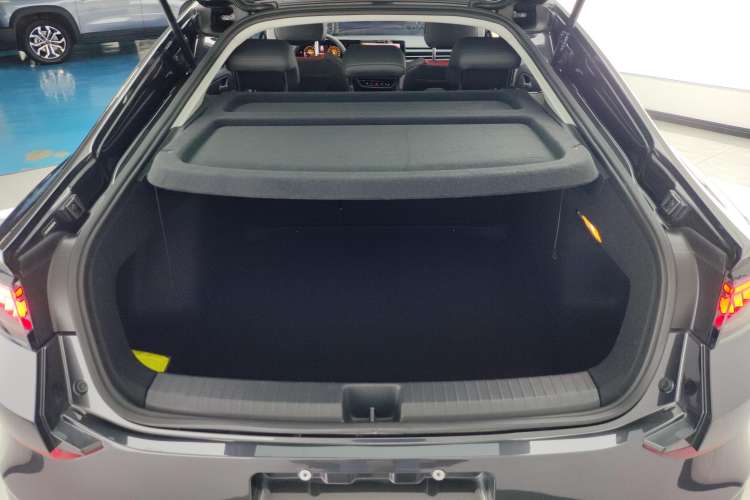 Used Volkswagen Lamando 2024 Lavida L 280TSI DSG Spicy Edition Trunk