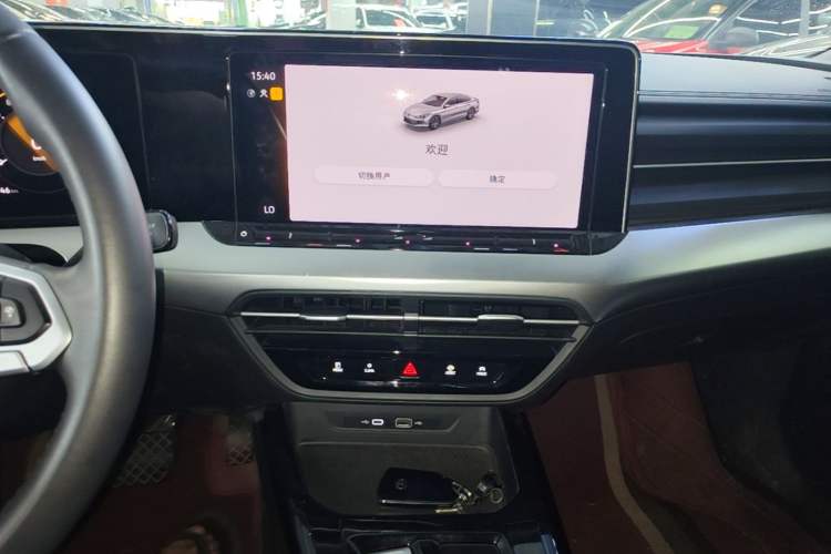 Used Volkswagen Lamando 2024 Lavida L 280TSI DSG Spicy Edition Audio And AC Panel