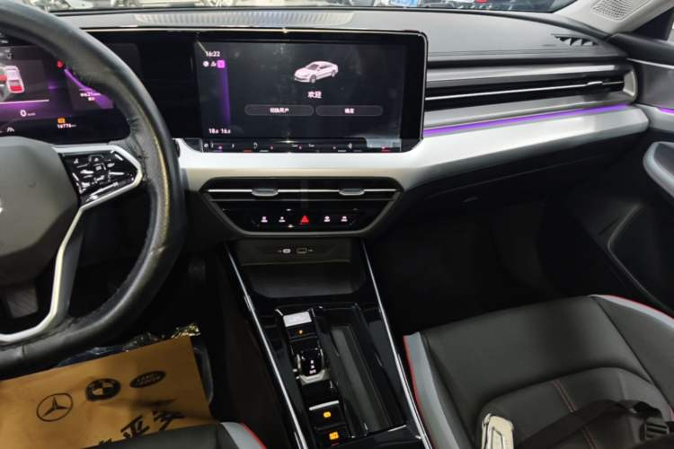 Used Volkswagen Lamando 2024 Lavida L 280TSI DSG Cool & Spicy Edition Audio And AC Panel