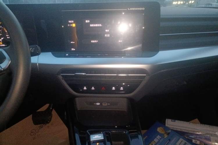 Used Volkswagen Lamando 2024 Lavida L 280TSI DSG Spicy Edition Audio And AC Panel