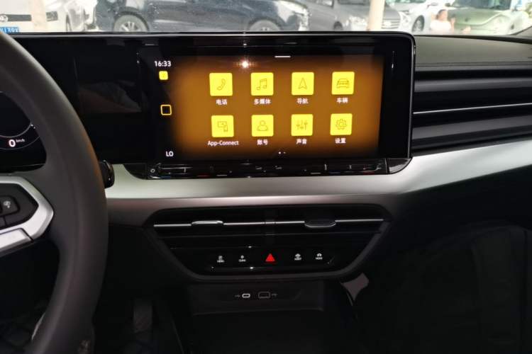 Used Volkswagen Lamando 2024 Lavida L 280TSI DSG Spicy Edition Audio And AC Panel