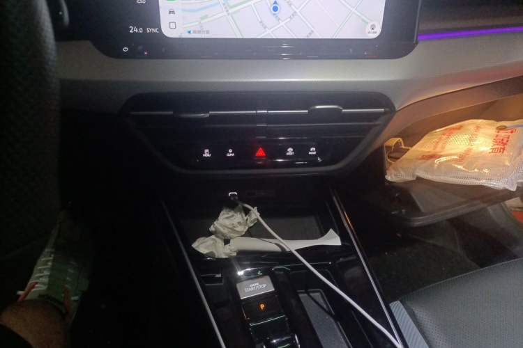 Used Volkswagen Lamando 2024 Lavida L 280TSI DSG Cool & Spicy Edition Audio And AC Panel