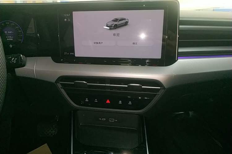 Used Volkswagen Lamando 2024 Lavida L 280TSI DSG Cool & Spicy Edition Audio And AC Panel