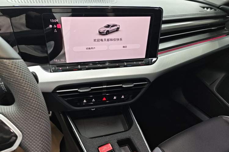 Used Volkswagen Lamando 2024 Lavida L 280TSI DSG Cool & Spicy Edition Audio And AC Panel