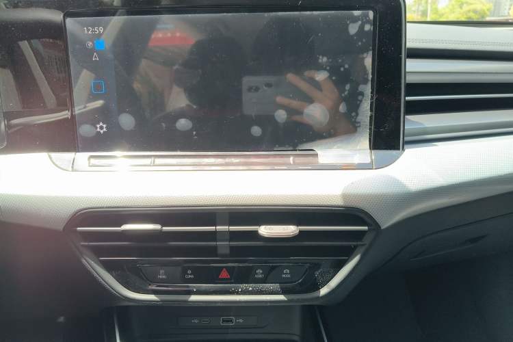 Used Volkswagen Lamando 2024 Lavida L 280TSI DSG Cool & Spicy Edition Audio And AC Panel