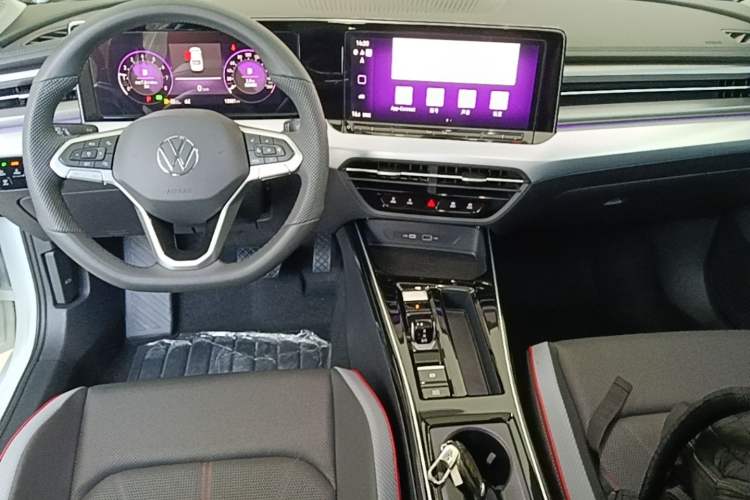 Used Volkswagen Lamando 2024 Lavida L 280TSI DSG Cool & Spicy Edition Center Console