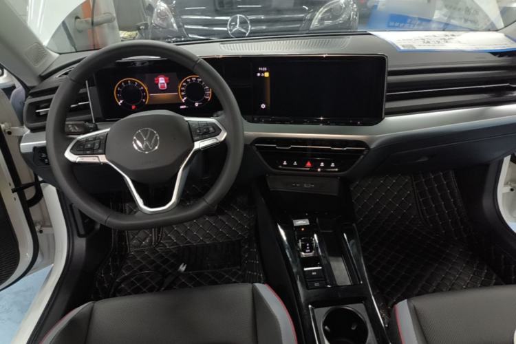 Used Volkswagen Lamando 2024 Lavida L 280TSI DSG Spicy Edition Center Console