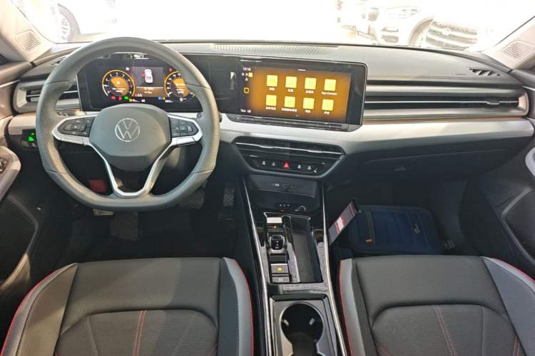 Used Volkswagen Lamando 2024 Lavida L 280TSI DSG Cool & Spicy Edition Center Console