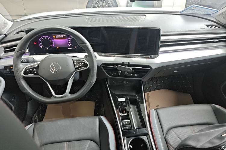 Used Volkswagen Lamando 2024 Lavida L 280TSI DSG Cool & Spicy Edition Center Console