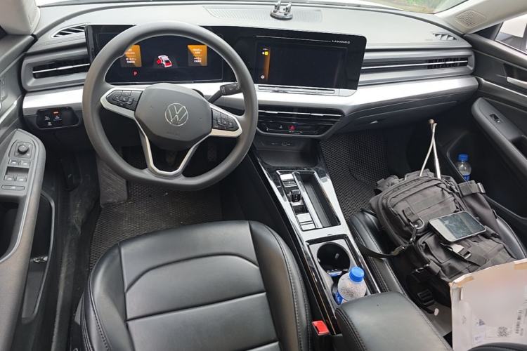 Used Volkswagen Lamando 2024 Lingdu L 200TSI DSG Trendy & Spicy Edition Center Console