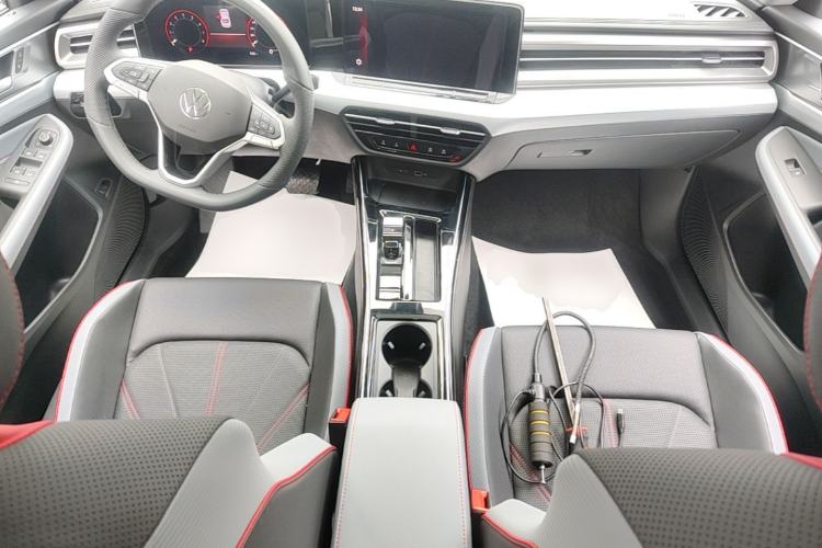 Used Volkswagen Lamando 2024 Lavida L 280TSI DSG Cool & Spicy Edition Center Console