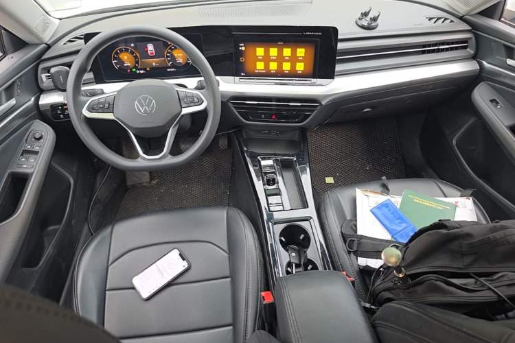 Used Volkswagen Lamando 2024 Lingdu L 200TSI DSG Trendy & Spicy Edition Center Console