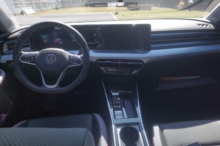 Used Volkswagen Lamando 2024 Lavida L 280TSI DSG Cool & Spicy Edition Center Console