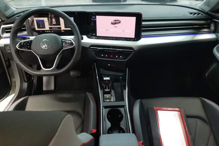 Used Volkswagen Lamando 2024 Lavida L 280TSI DSG Cool & Spicy Edition Center Console