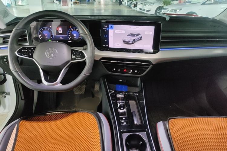Used Volkswagen Lamando 2024 Lavida L 280TSI DSG Cool & Spicy Edition Center Console
