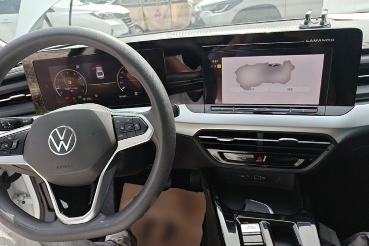 Used Volkswagen Lamando 2024 Lingdu L 200TSI DSG Trendy & Spicy Edition Center Console