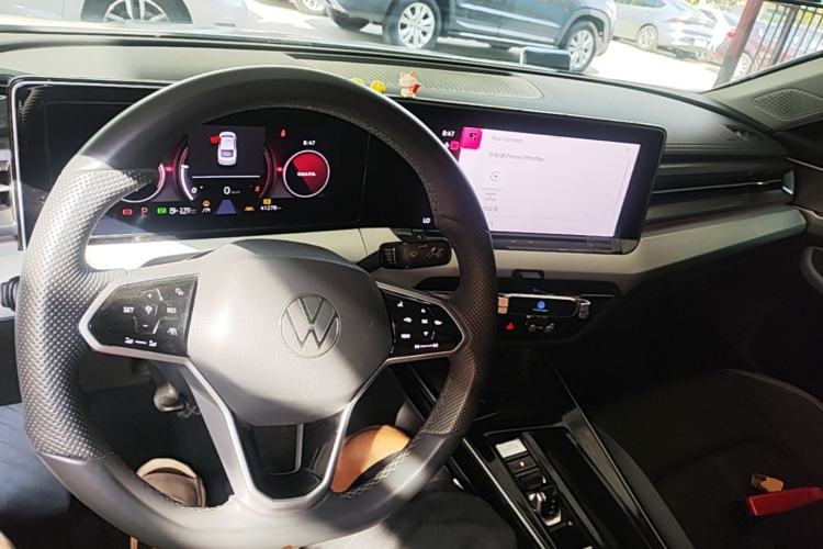 Used Volkswagen Lamando 2024 Lavida L 280TSI DSG Cool & Spicy Edition Center Console