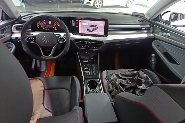 Used Volkswagen Lamando 2024 Lavida L 280TSI DSG Cool & Spicy Edition Center Console