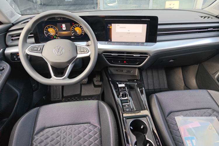 Used Volkswagen Lamando 2024 Lingdu L 200TSI DSG Trendy & Spicy Edition Center Console