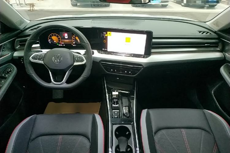 Used Volkswagen Lamando 2024 Lavida L 280TSI DSG Cool & Spicy Edition Center Console