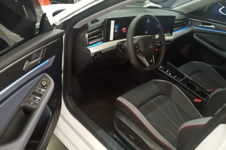 Used Volkswagen Lamando 2024 Lavida L 280TSI DSG Cool & Spicy Edition Driver Seat