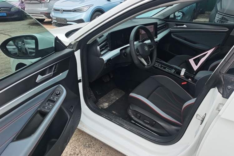 Used Volkswagen Lamando 2024 Lavida L 280TSI DSG Cool & Spicy Edition Driver Seat