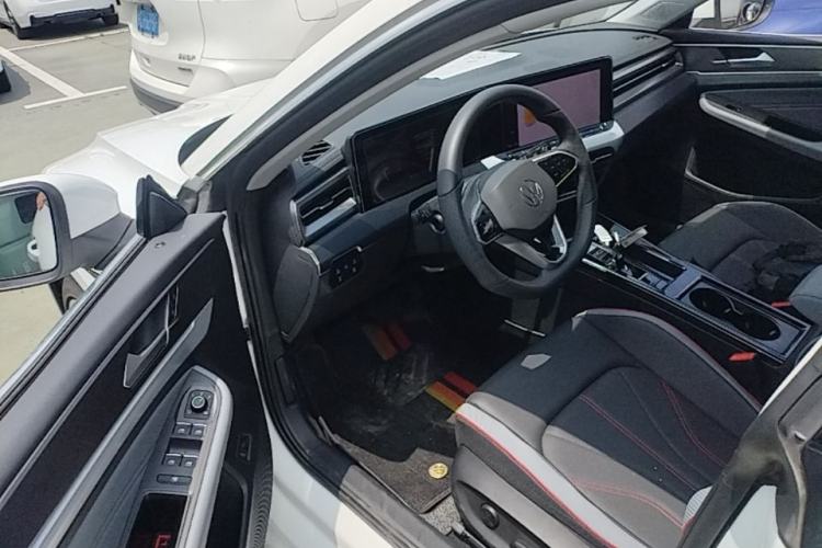 Used Volkswagen Lamando 2024 Lavida L 280TSI DSG Cool & Spicy Edition Driver Seat
