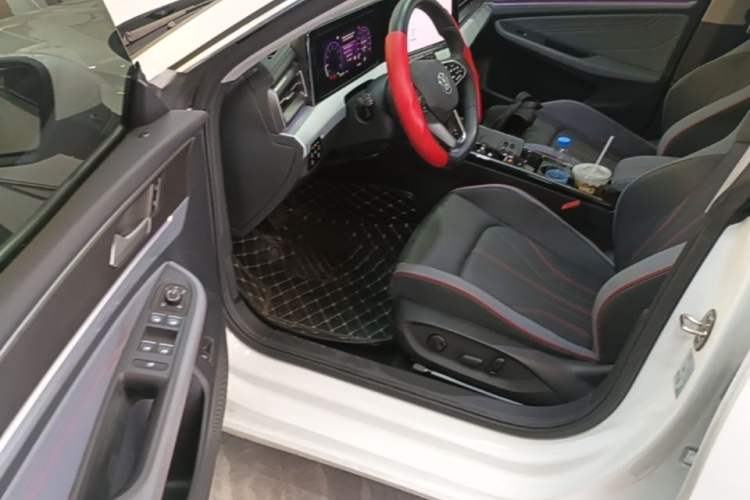 Used Volkswagen Lamando 2024 Lavida L 280TSI DSG Cool & Spicy Edition Driver Seat