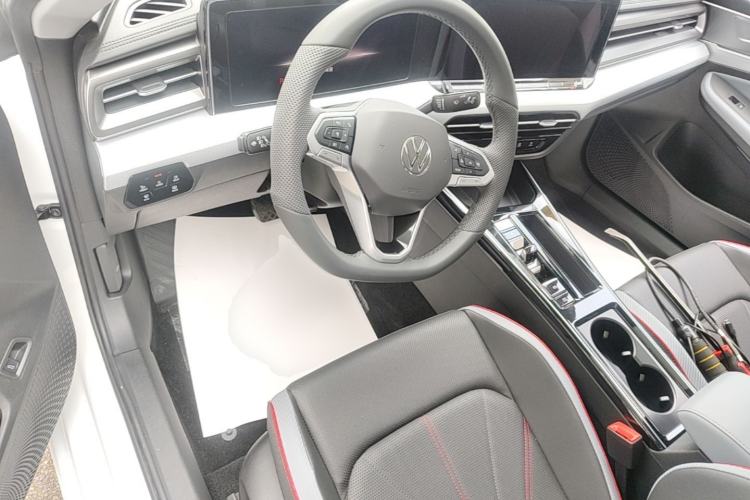 Used Volkswagen Lamando 2024 Lavida L 280TSI DSG Cool & Spicy Edition Driver Seat