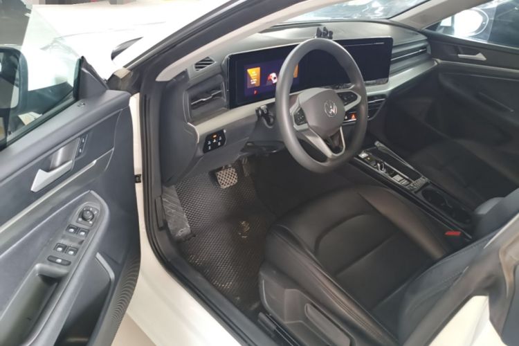 Used Volkswagen Lamando 2024 Lingdu L 200TSI DSG Trendy & Spicy Edition Driver Seat