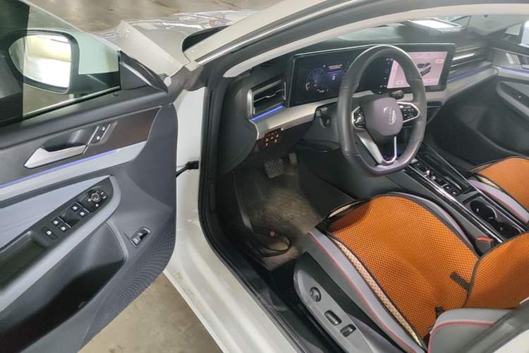 Used Volkswagen Lamando 2024 Lavida L 280TSI DSG Cool & Spicy Edition Driver Seat