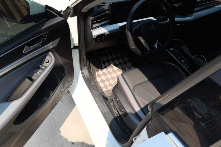 Used Volkswagen Lamando 2024 Lavida L 280TSI DSG Cool & Spicy Edition Driver Seat
