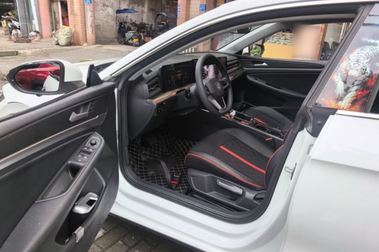 Used Volkswagen Lamando 2024 Lingdu L 200TSI DSG Trendy & Spicy Edition Driver Seat