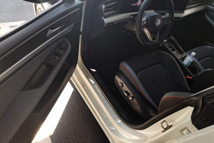 Used Volkswagen Lamando 2024 Lavida L 280TSI DSG Cool & Spicy Edition Driver Seat