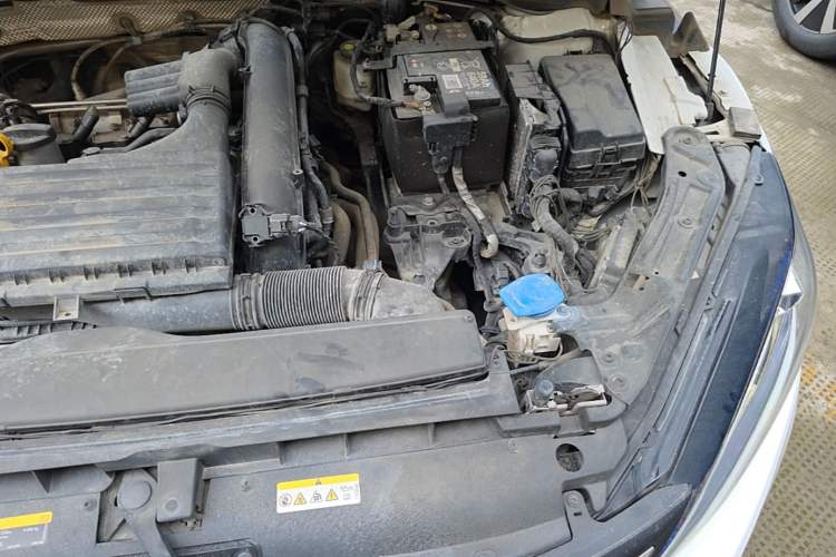 Used Volkswagen Lamando 2024 Lingdu L 200TSI DSG Trendy & Spicy Edition Engine Bay Left
