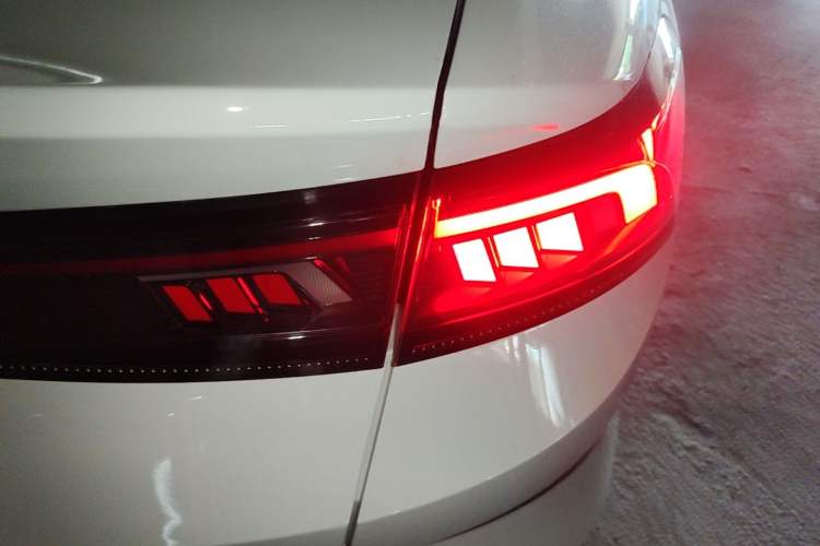Used Volkswagen Lamando 2024 Lavida L 280TSI DSG Cool & Spicy Edition Exterior 3