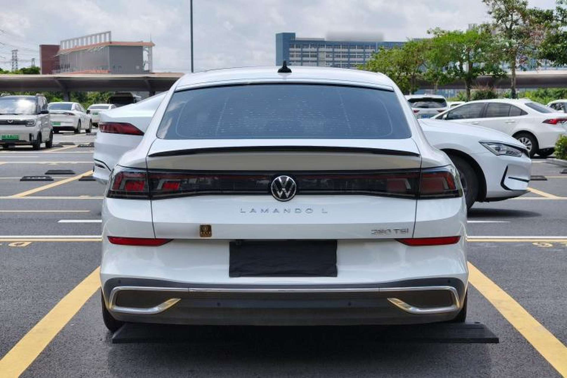Used Volkswagen Lamando 2024 Lavida L 280TSI DSG Cool & Spicy Edition Exterior 4