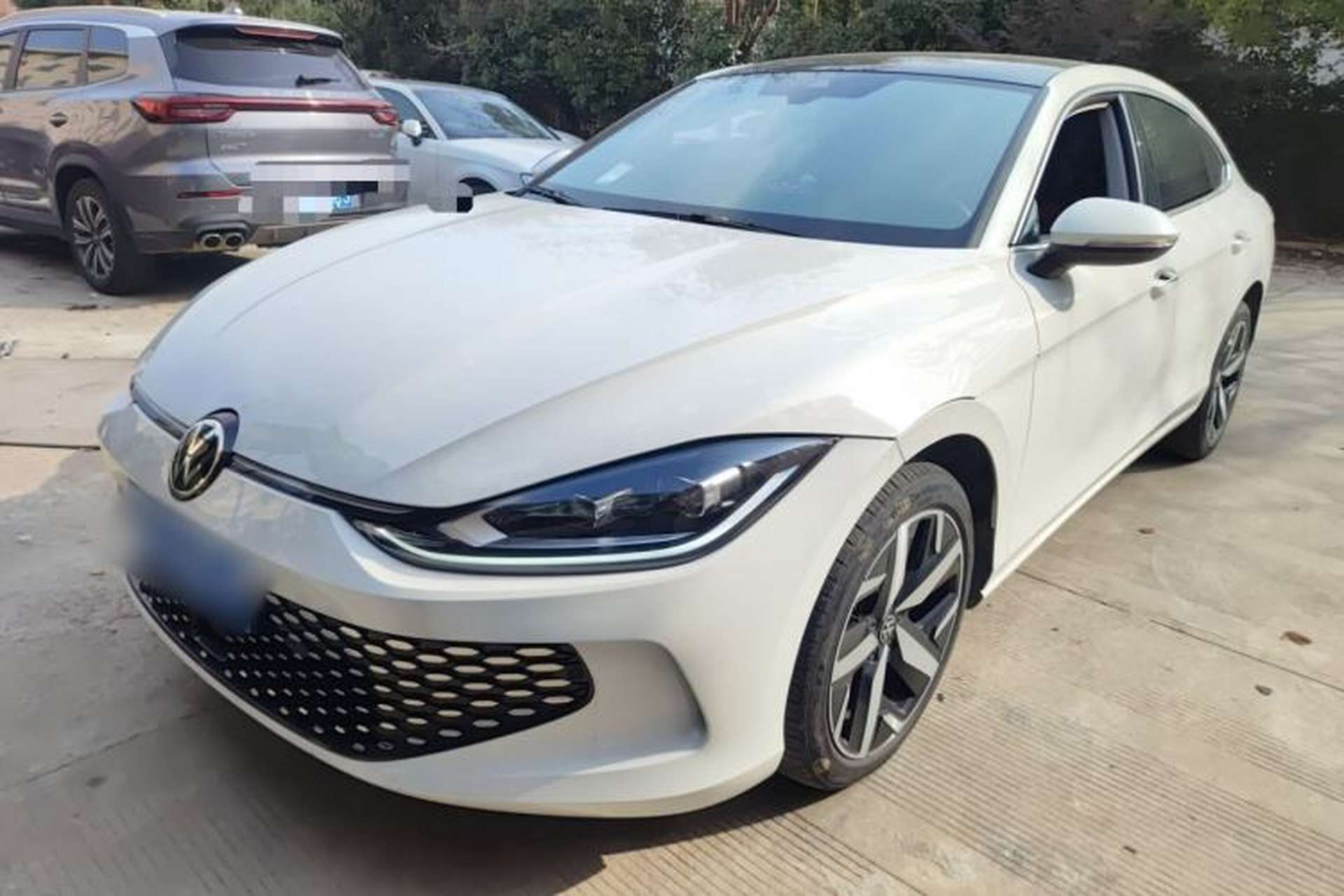Used Volkswagen Lamando 2024 Lavida L 280TSI DSG Cool & Spicy Edition Front Left 45 Deg