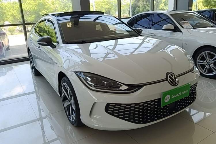 Used Volkswagen Lamando 2024 Lavida L 280TSI DSG Cool & Spicy Edition Front Right 45 Deg