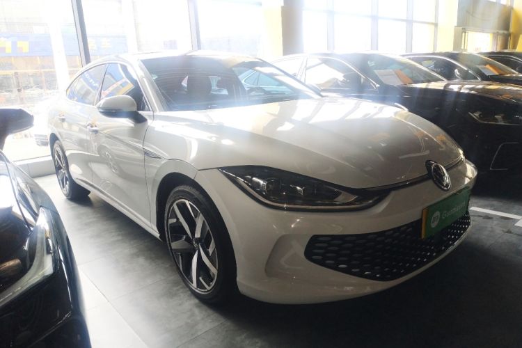 Used Volkswagen Lamando 2024 Lavida L 280TSI DSG Cool & Spicy Edition Front Right 45 Deg