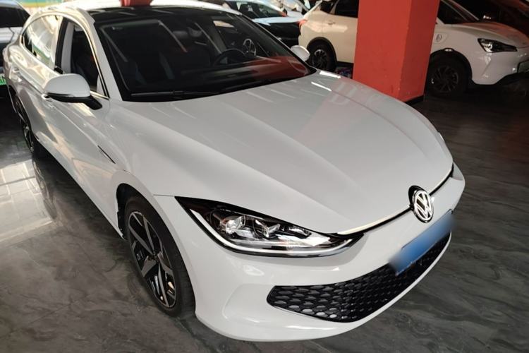 Used Volkswagen Lamando 2024 Lavida L 280TSI DSG Cool & Spicy Edition Front Right 45 Deg