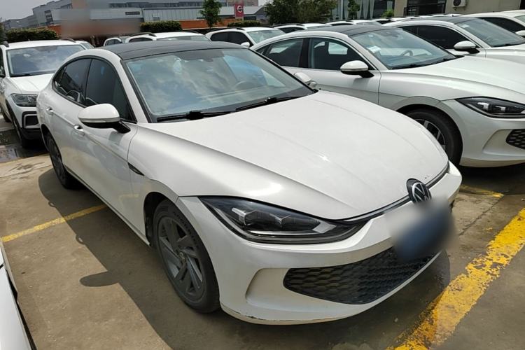 Used Volkswagen Lamando 2024 Lingdu L 200TSI DSG Trendy & Spicy Edition Front Right 45 Deg