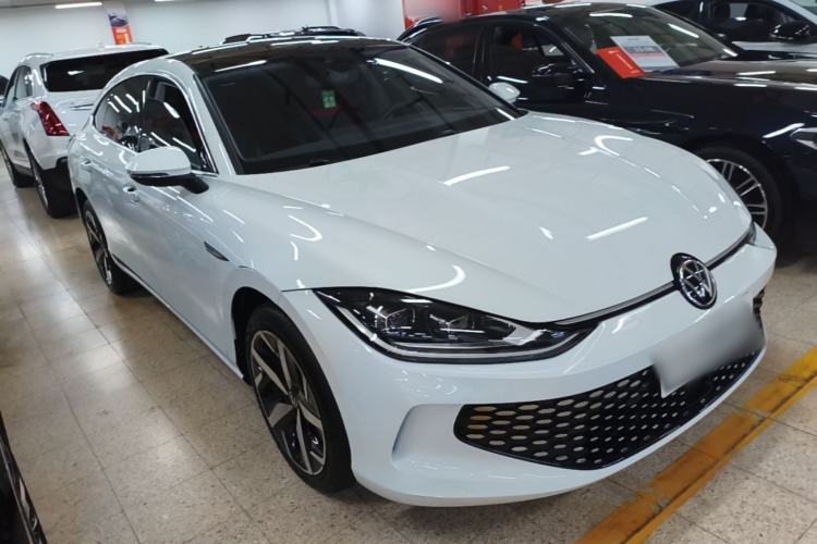 Used Volkswagen Lamando 2024 Lavida L 280TSI DSG Cool & Spicy Edition Front Right 45 Deg