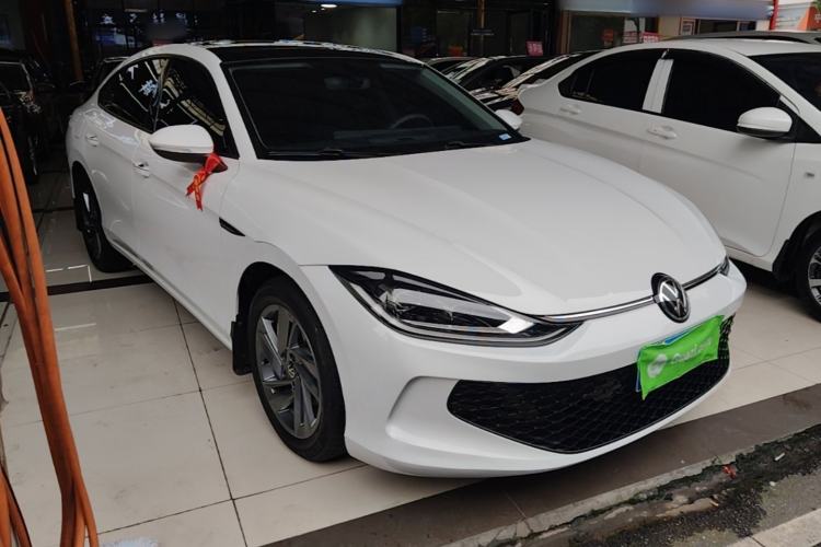 Used Volkswagen Lamando 2024 Lingdu L 200TSI DSG Trendy & Spicy Edition Front Right 45 Deg