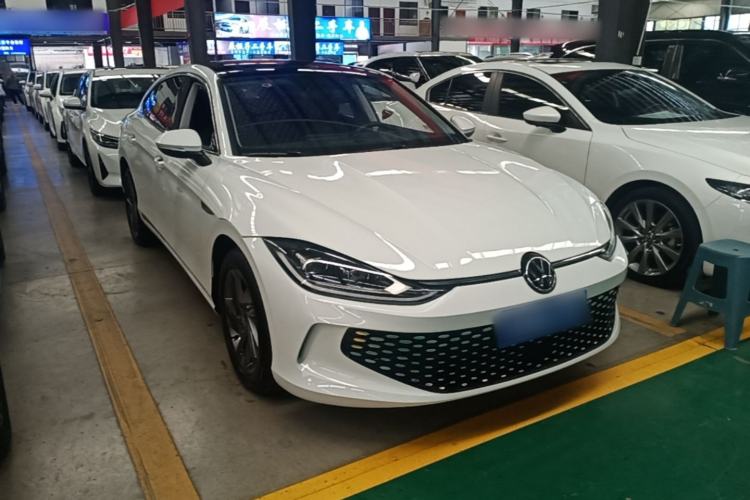 Used Volkswagen Lamando 2024 Lingdu L 200TSI DSG Trendy & Spicy Edition Front Right 45 Deg